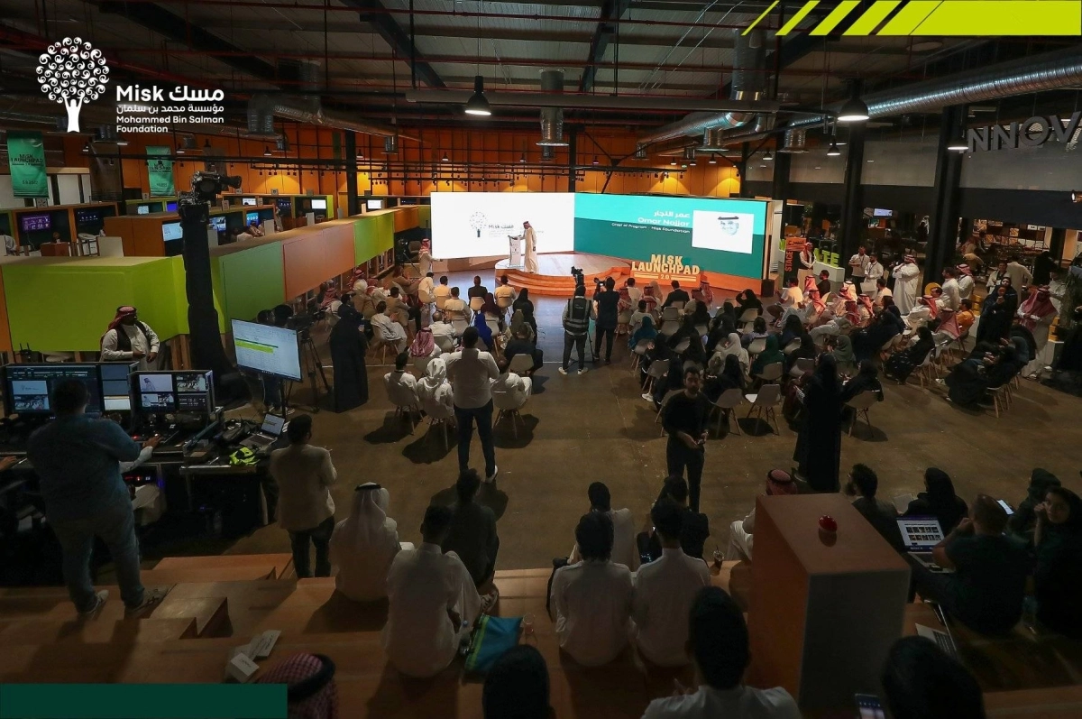 إحدى الجلسات الحوارية في البرنامج