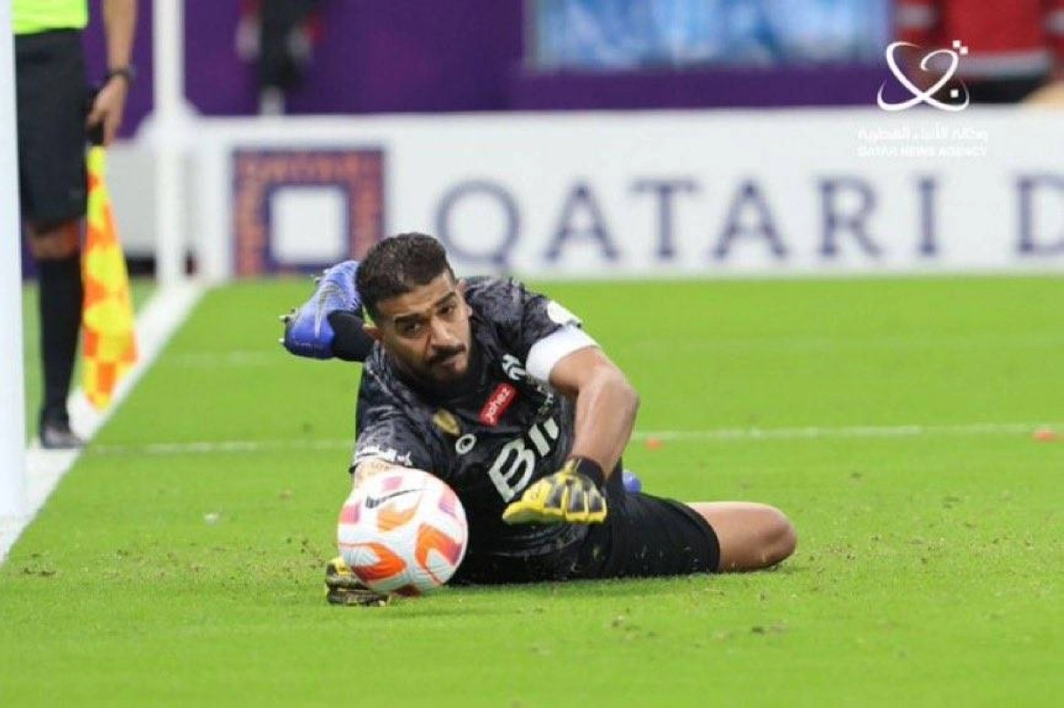 المعيوف يتصدى لركلة الجزاء