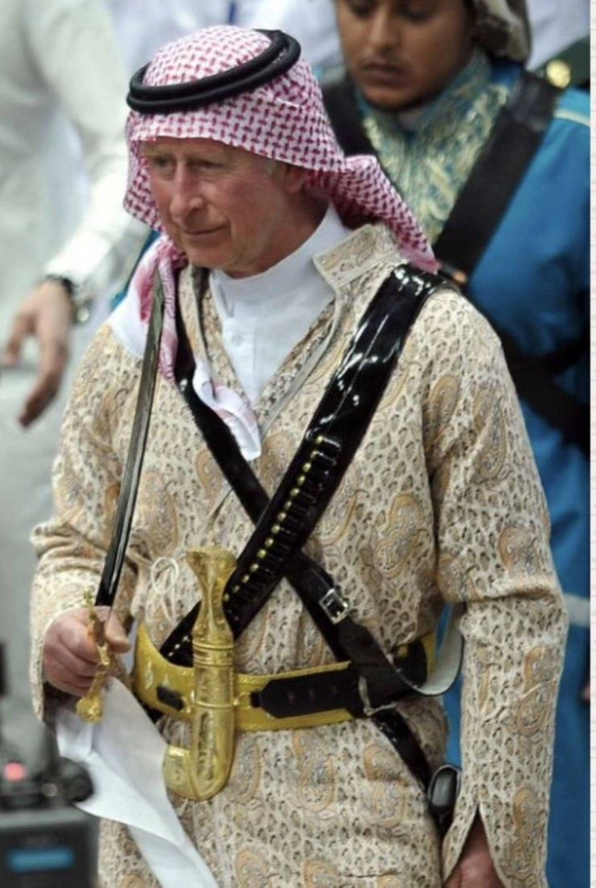 






يستعد للمشاركة في العرضة                   (مكة)