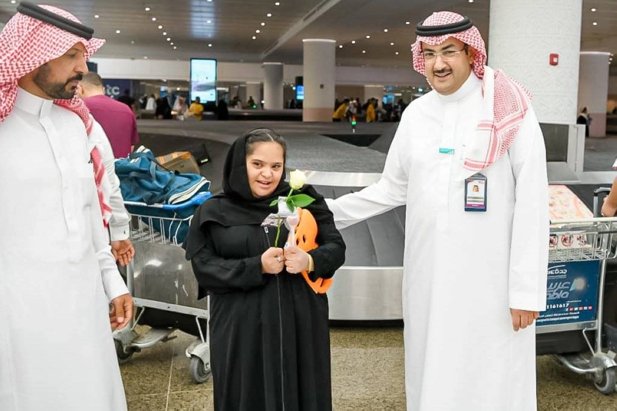 






وزارة التعليم استقبلت الطالبات بالورود                                 (مكة)