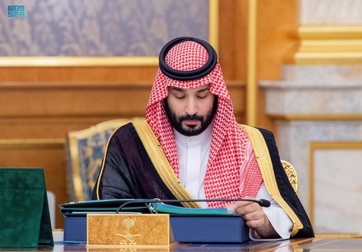الأمير محمد بن سلمان خلال جلسة المجلس أمس 