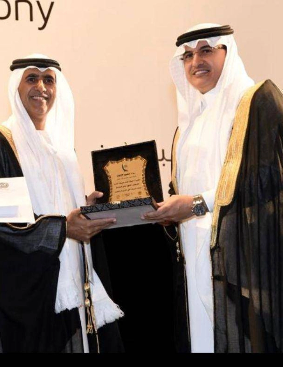 عبدالرحمن الحارثي خلال التكريم