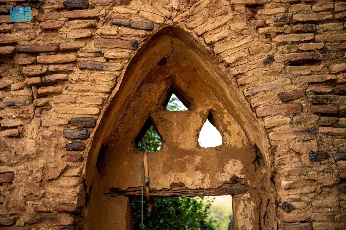  القلعة مبنية من أحجار بركانية صلدة (مكة)