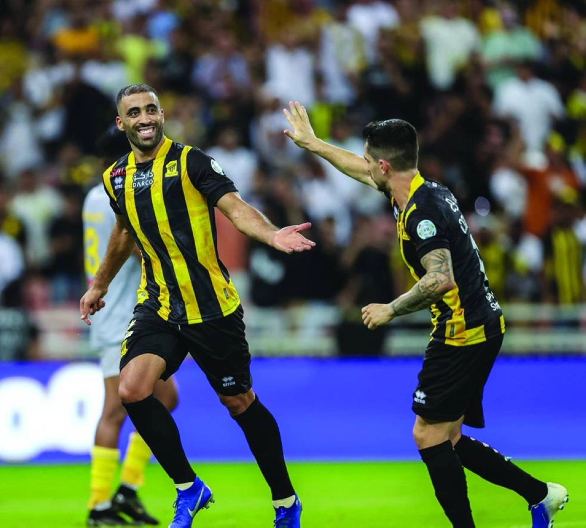 حمد الله محتفلا بهدفه