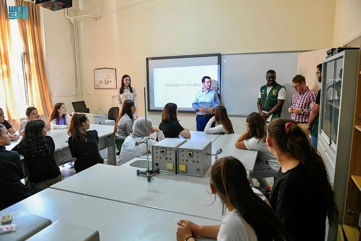 جانب من زيارة الفريق