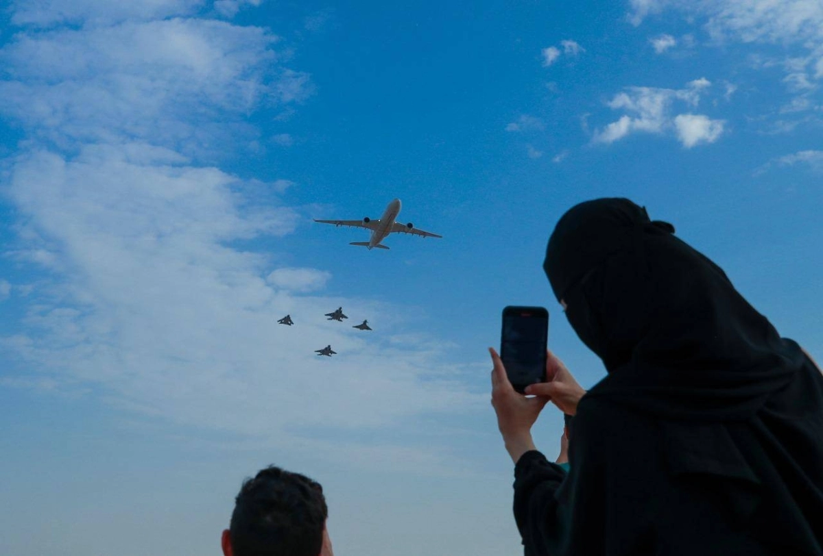 7E807E21-6382-4A61-93AD-6E4F2C2F2B5C