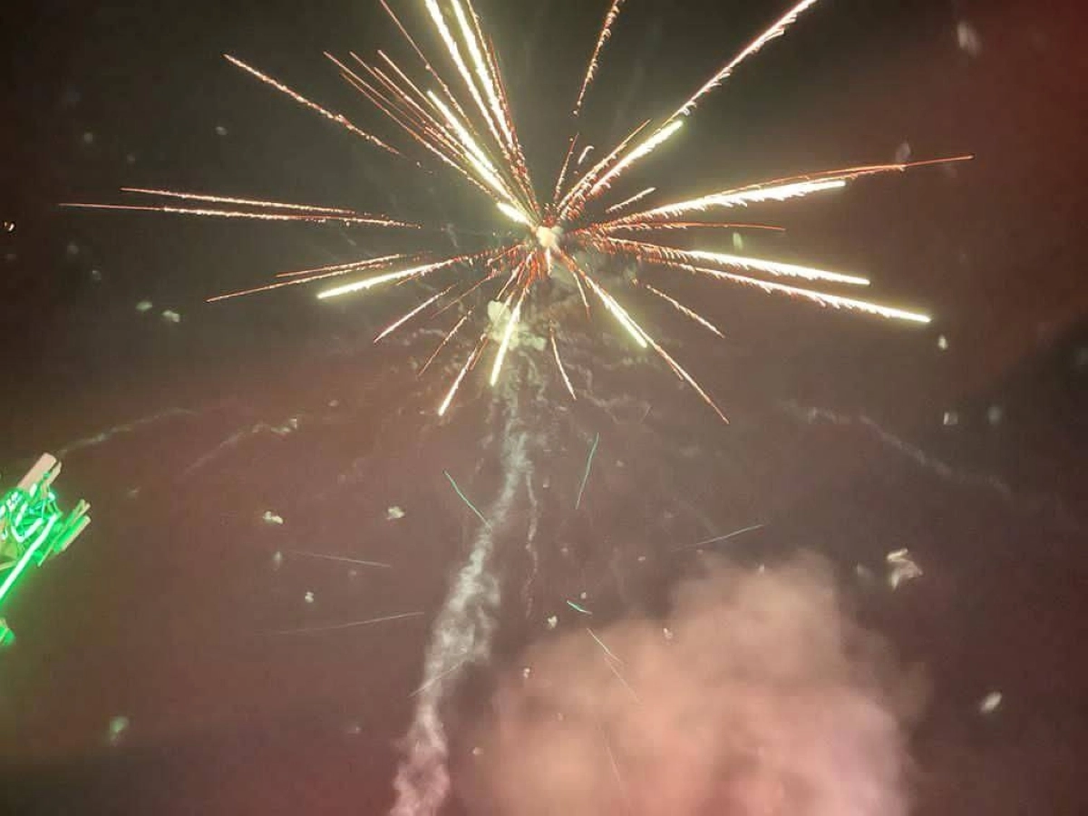 






من احتفالات اليمنيين بالثورة                                                    (مكة)