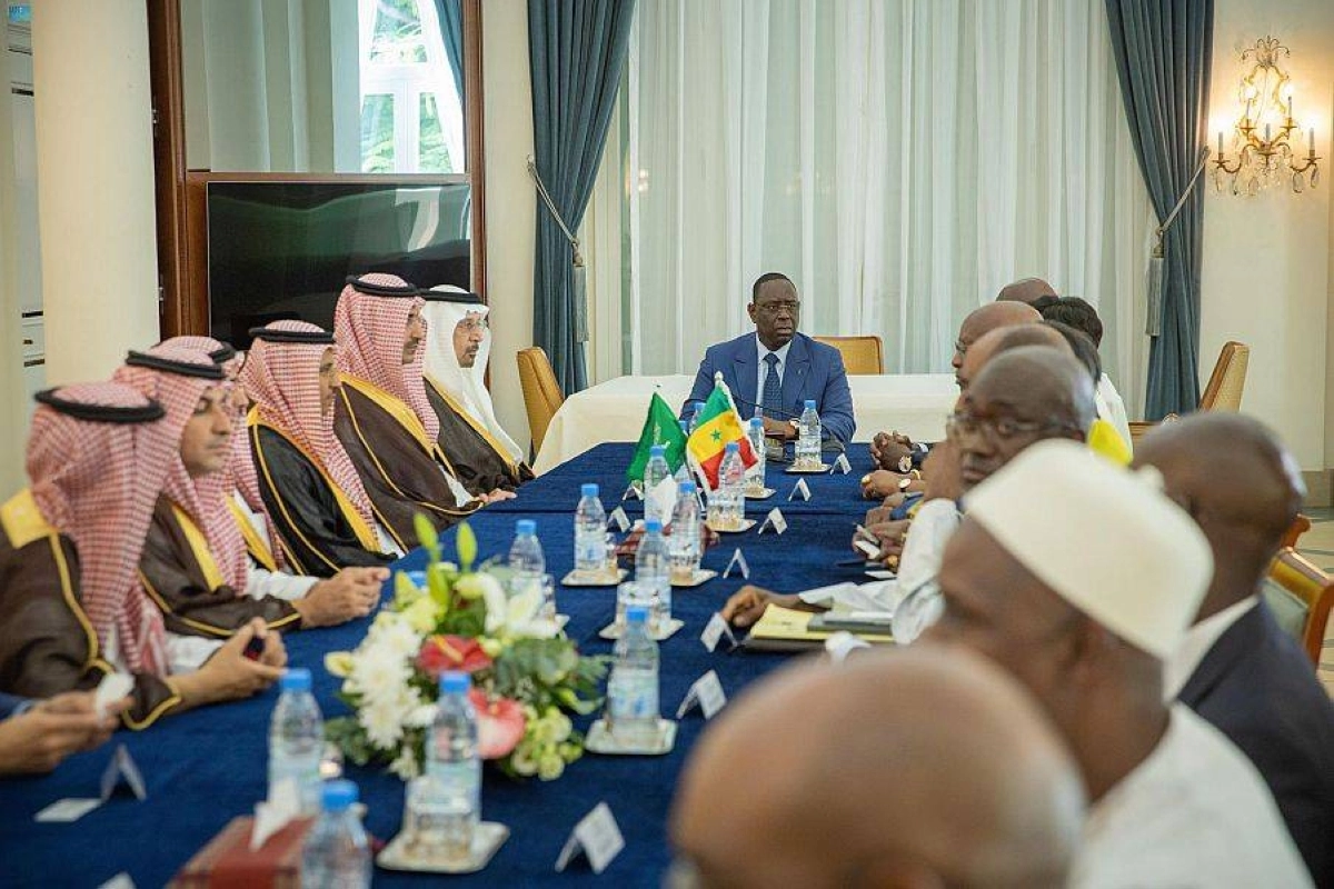 الفالح اثناء لقاءه رئيس السنغال