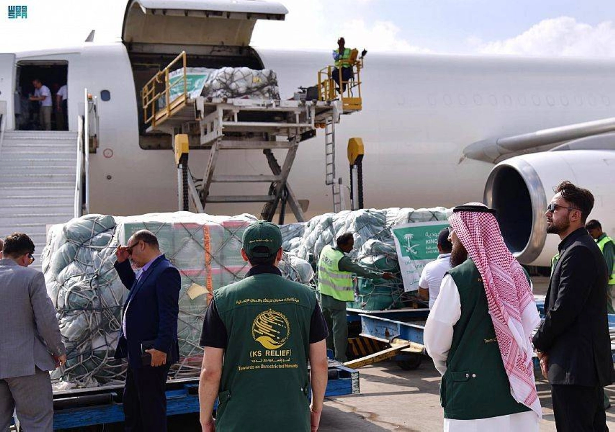 






تحميل الطائرة العاشرة بالمواد الإغاثية                  (مكة)