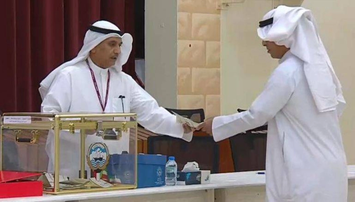 عملية الاقتراع في انتخابات الأمة الكويتي (مكة)