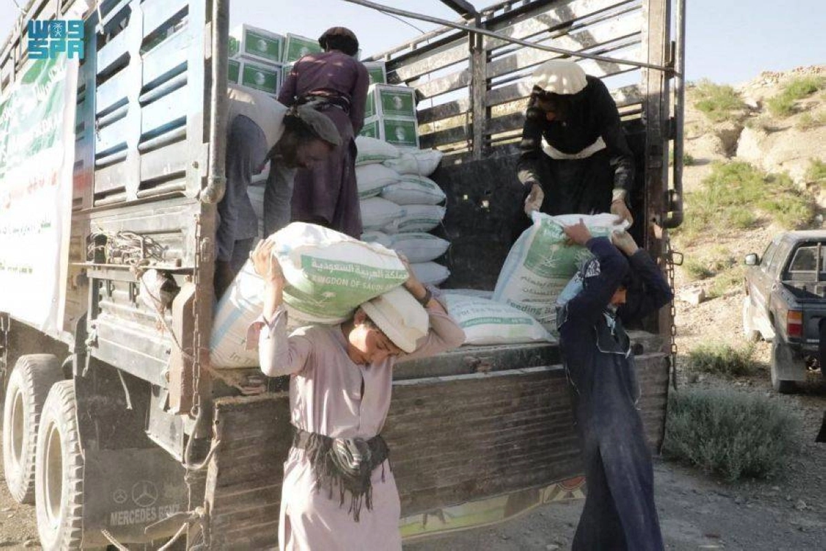 تنزيل المساعدات السعودية في أفغانستان (واس)