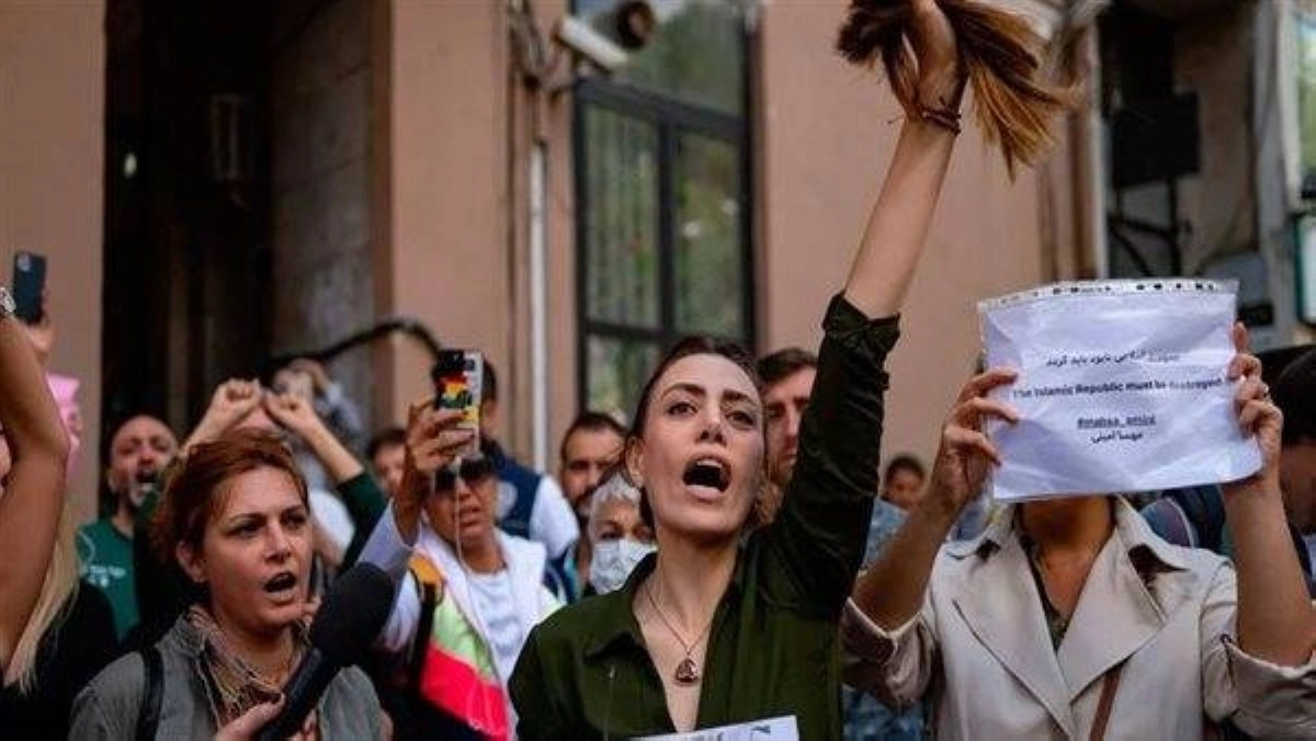 






احتجاجات قوية بين الأكراد                                  (مكة)