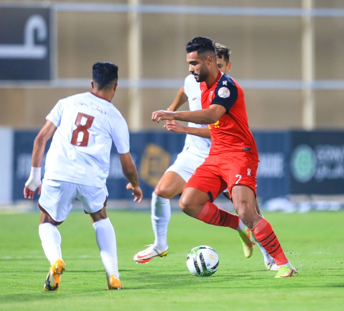 






القيصومة أدرك التعادل أمام ضيفه الجبلين