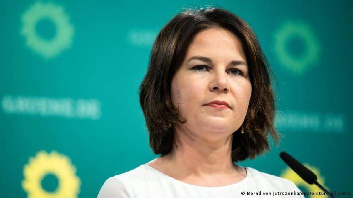 






أنالينا بيربوك