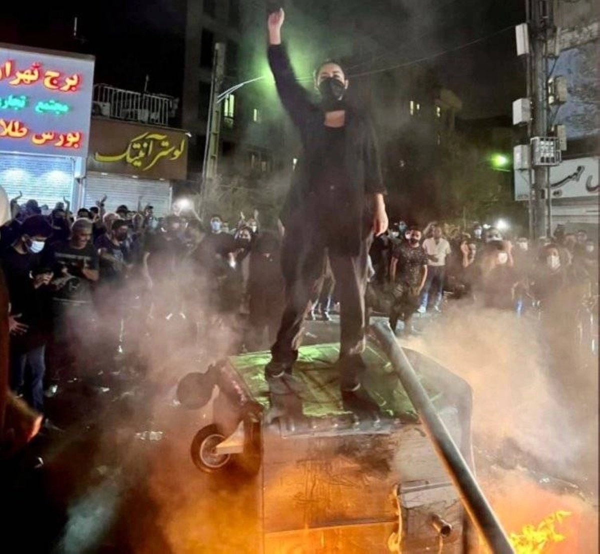 






جانب من مظاهرات إيران