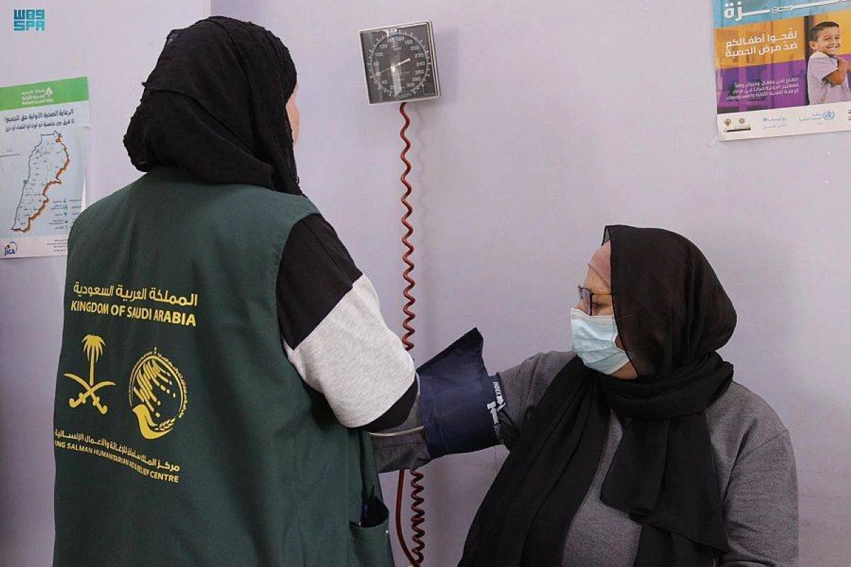 متابعة لإحدى المترددات على المركز