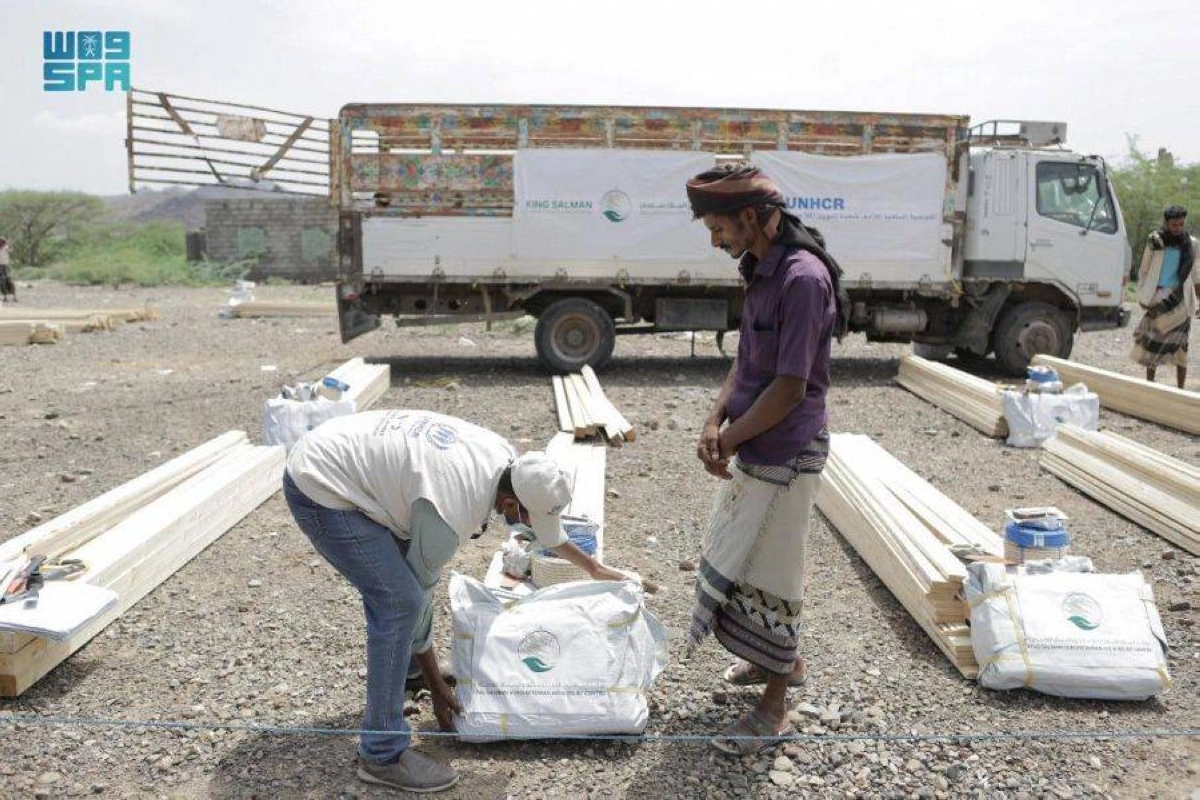 توزيع المساعدات الغذائية في تعز