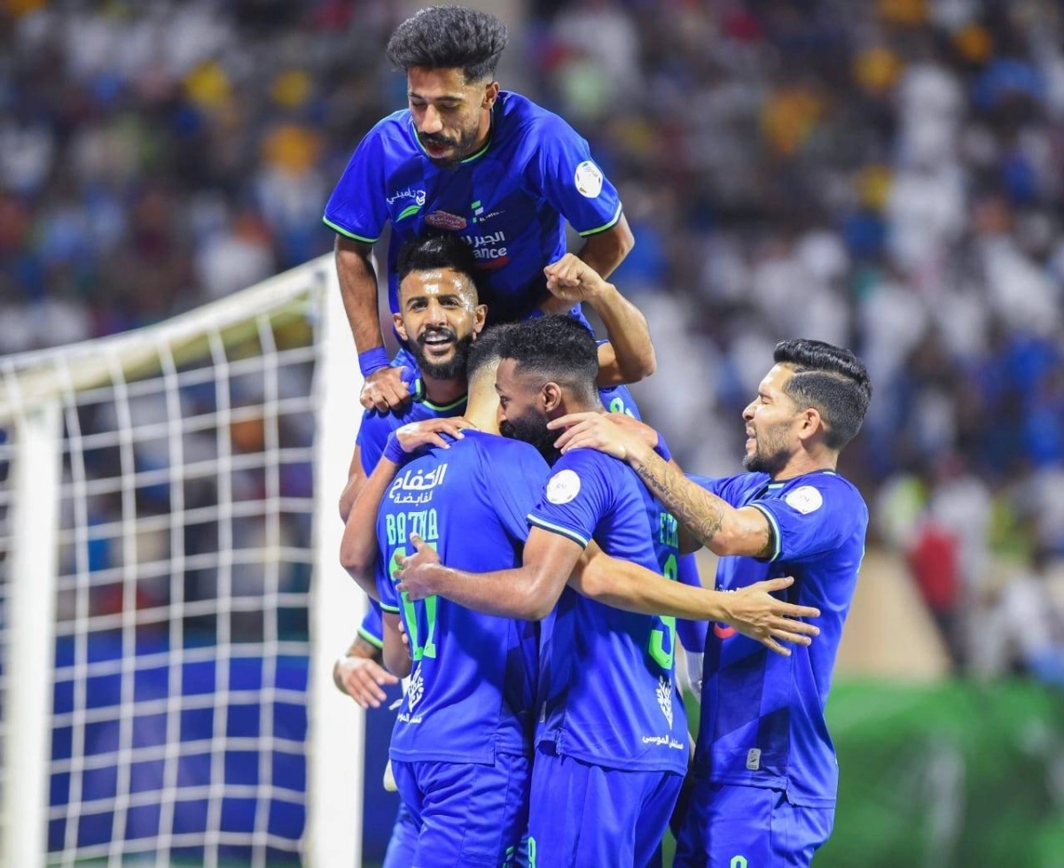 






لاعبو الفتح يحتفلون بهدف البريكان
