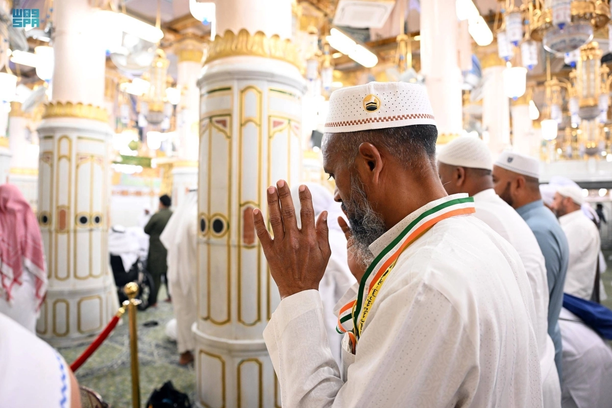 معتمرون خلال الزيارة (مكة)