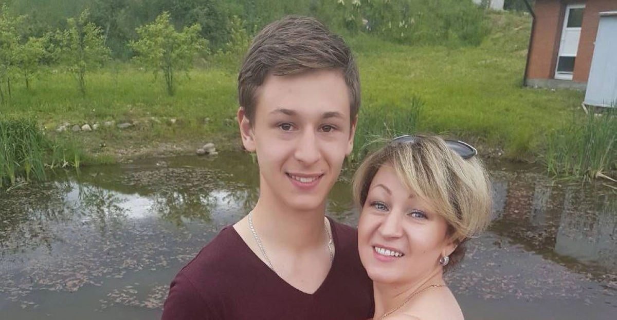 

الأم الروسية وابنها المفقود                                    (مكة)