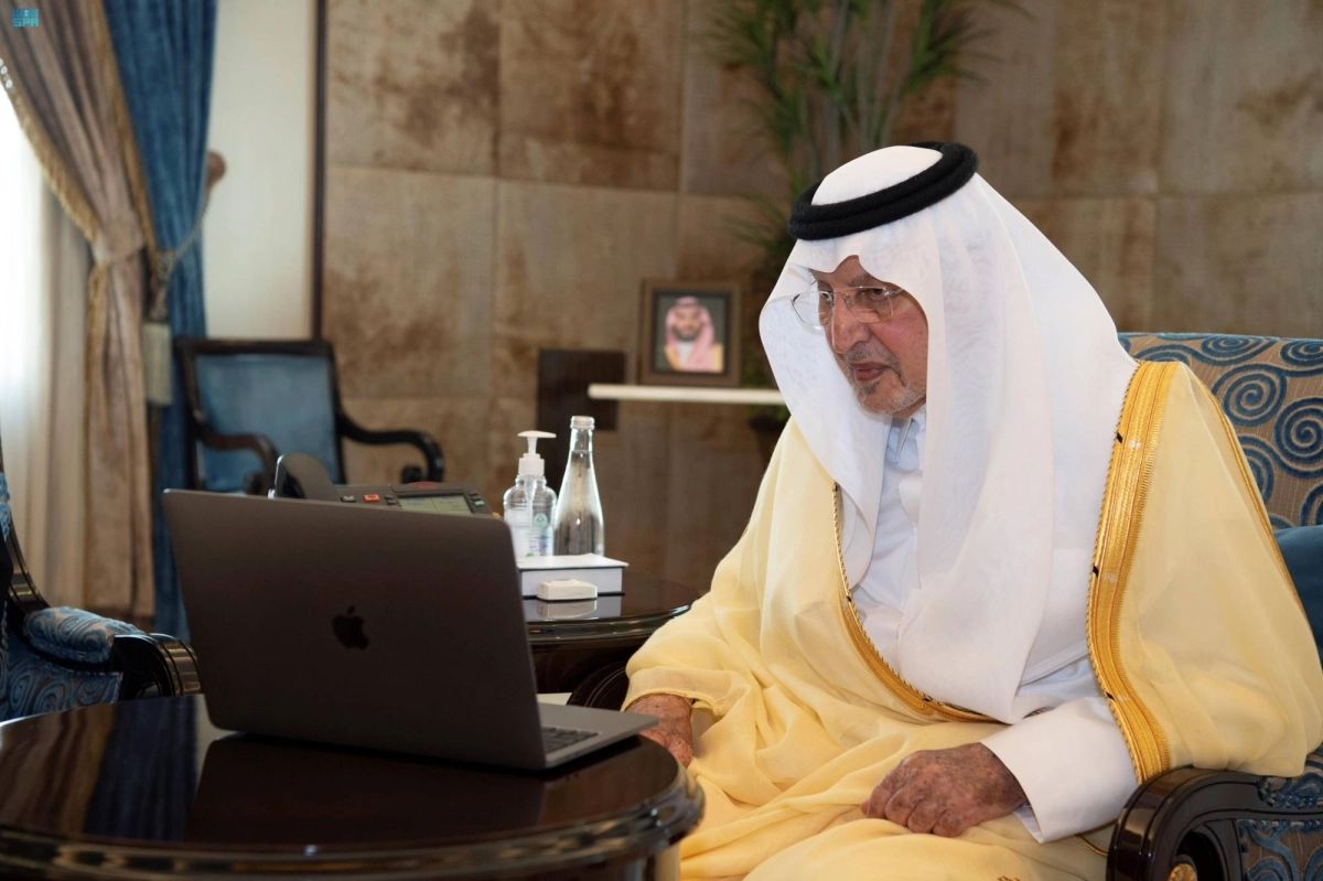 

خالد الفيصل خلال إعلان الفائزين                       (مكة)