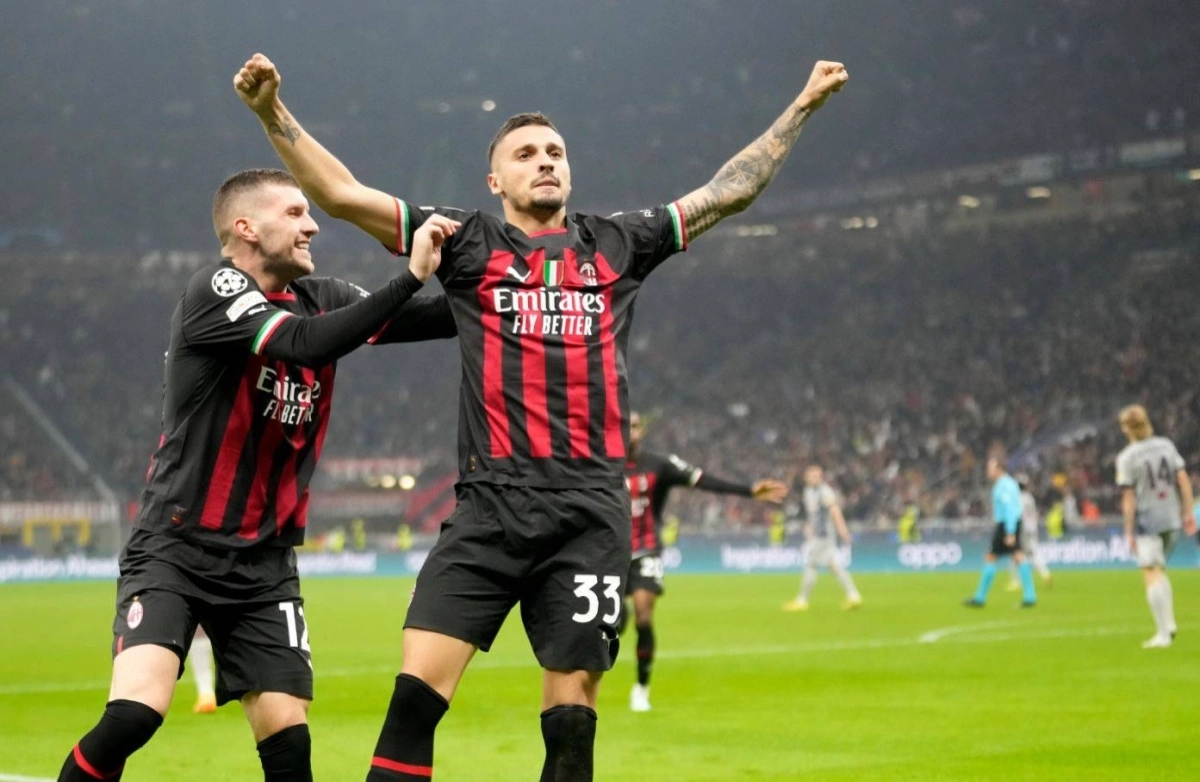 

فرحة لاعبي ميلان بالتأهل