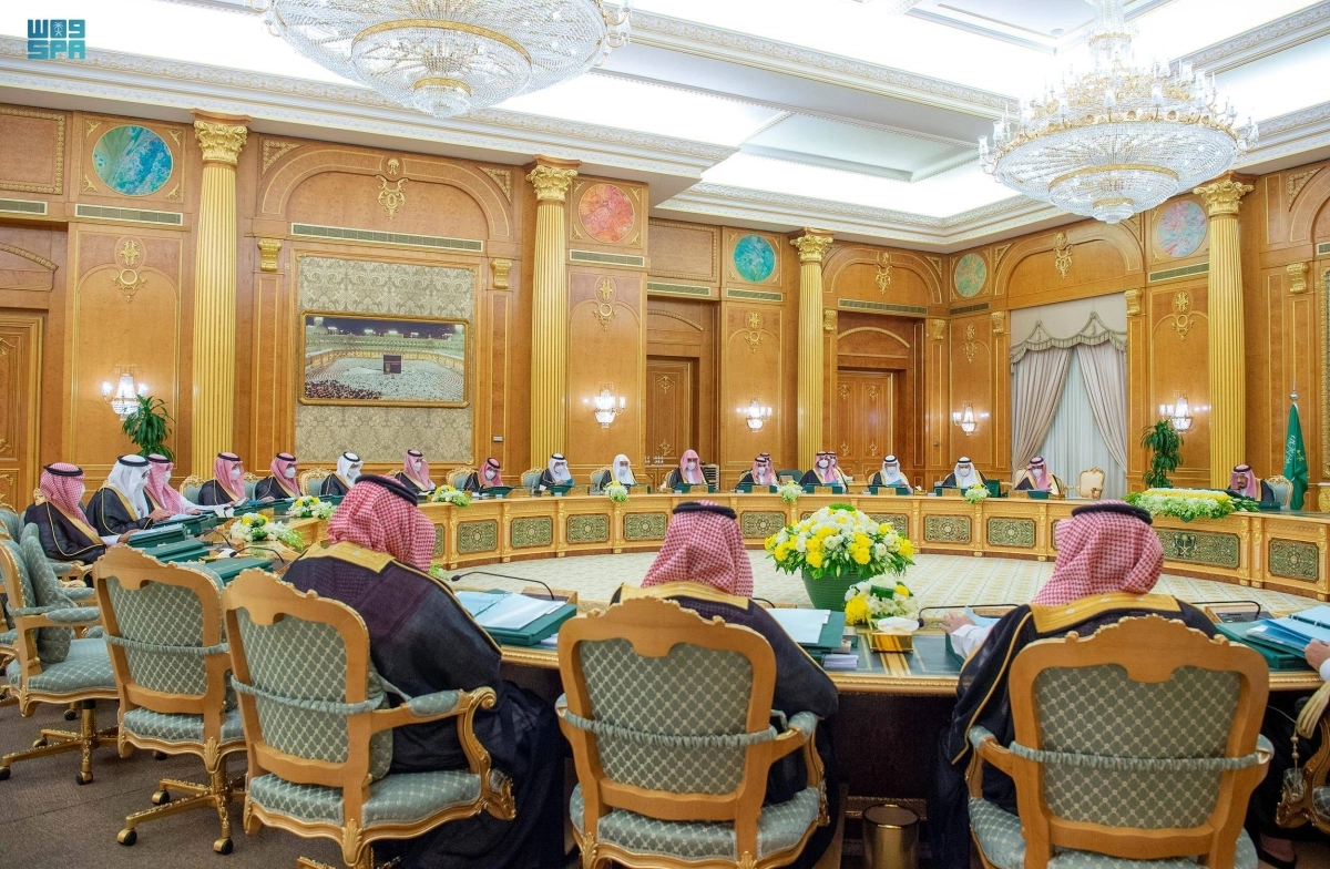

الملك سلمان مترئسا جلسة مجلس الوزراء أمس                                                                                                                                                       (واس)