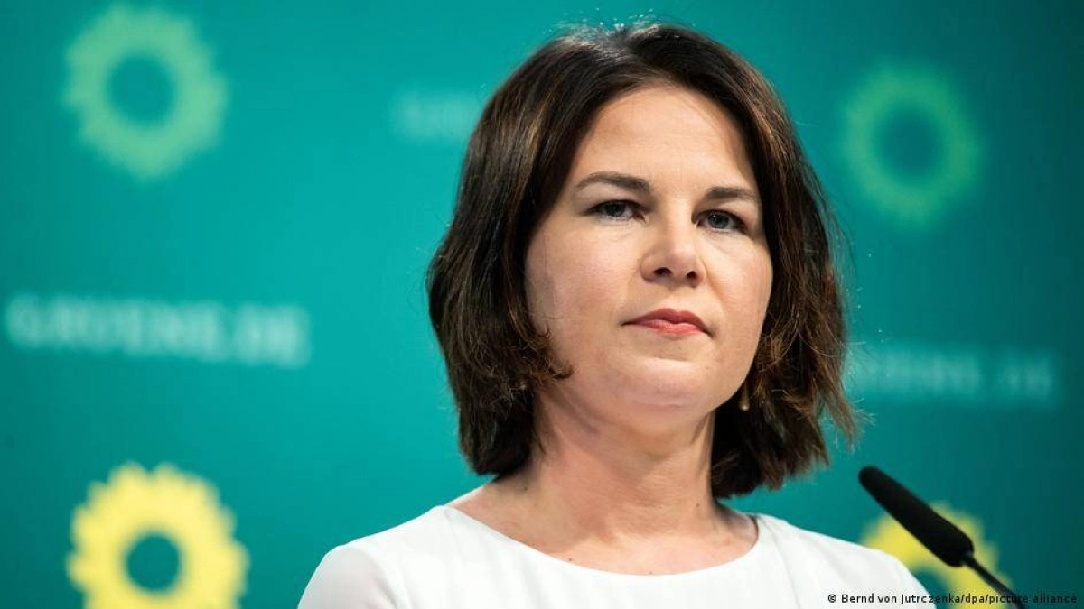 

أنالينا بيربوك