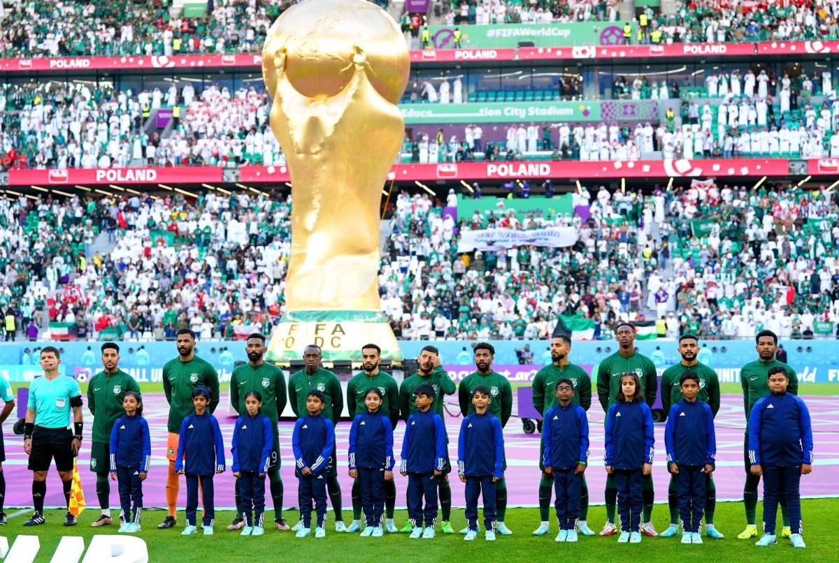 

آمال عريضة تراود الأخضر