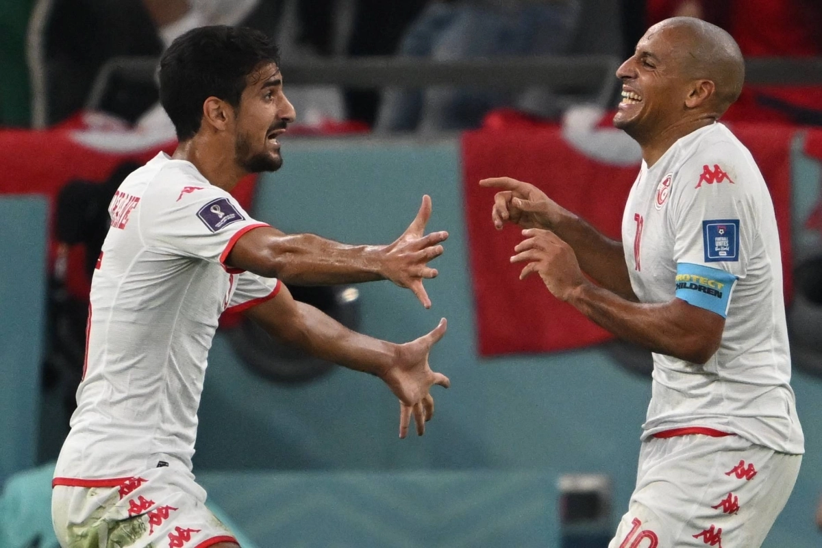 

التونسي وهبي الخزري يحتفل بالتسجيل في مرمى فرنسا                                                             (د ب أ)