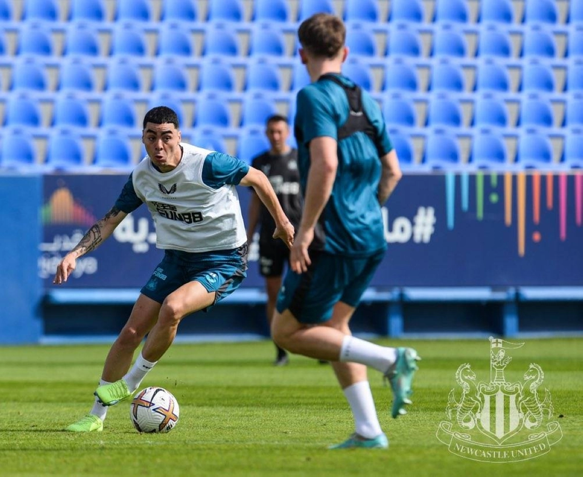 

جانب من تدريبات نيوكاسل