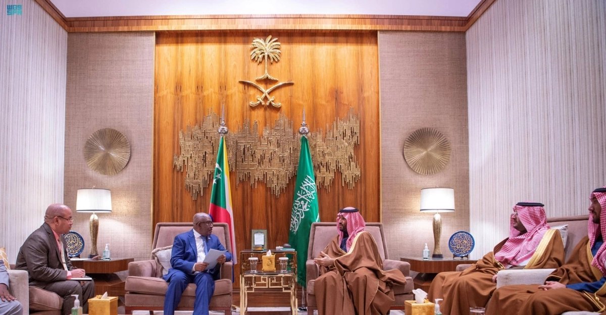 

.. ولدى استقباله عثمان غزالي