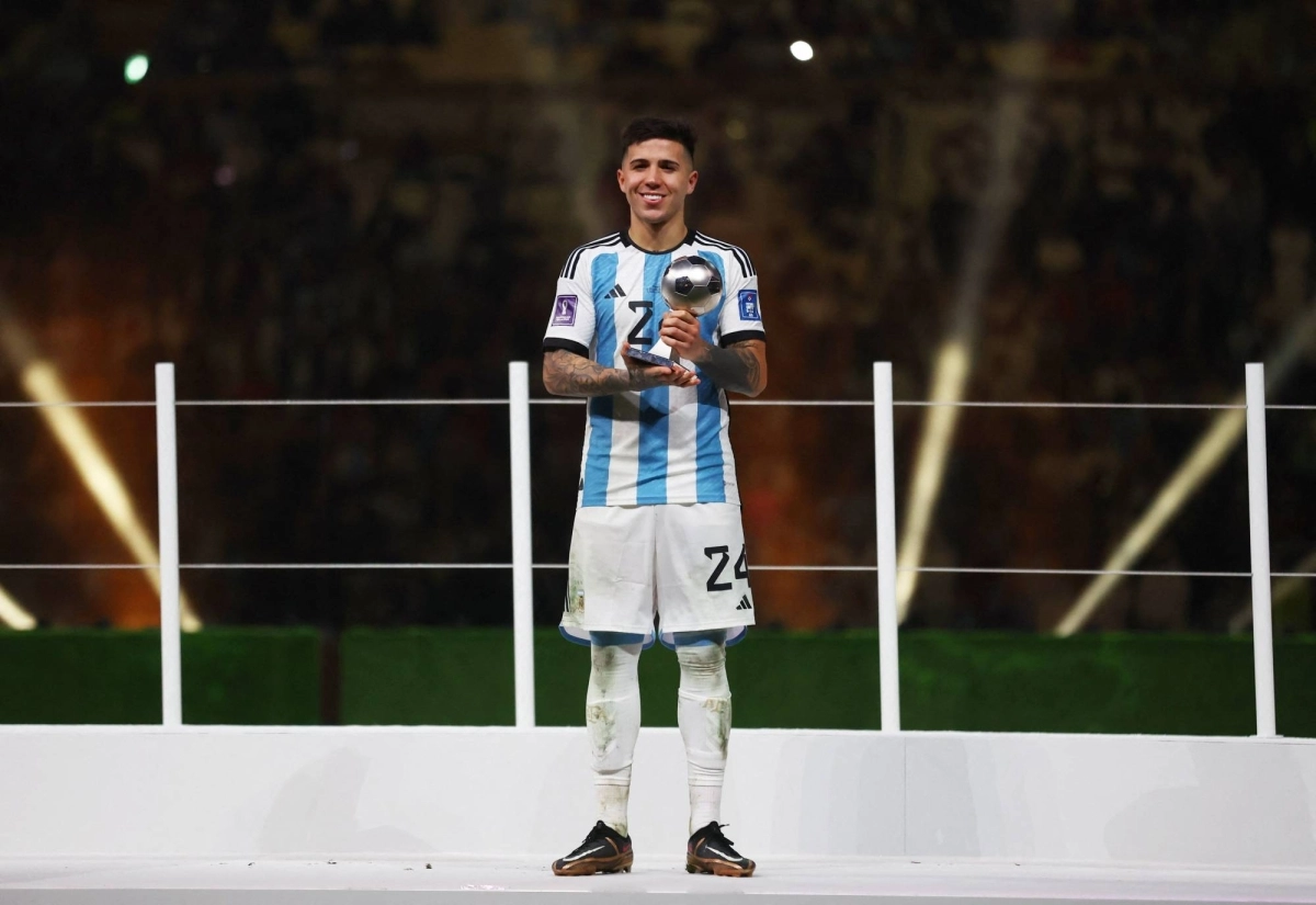 

فيرنانديز أفضل لاعب شاب