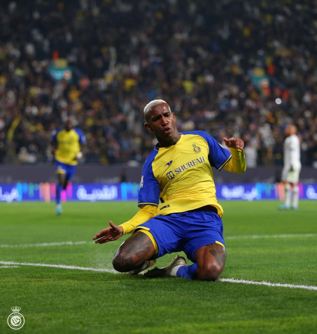 تاليسكا يحتفل بهدفه