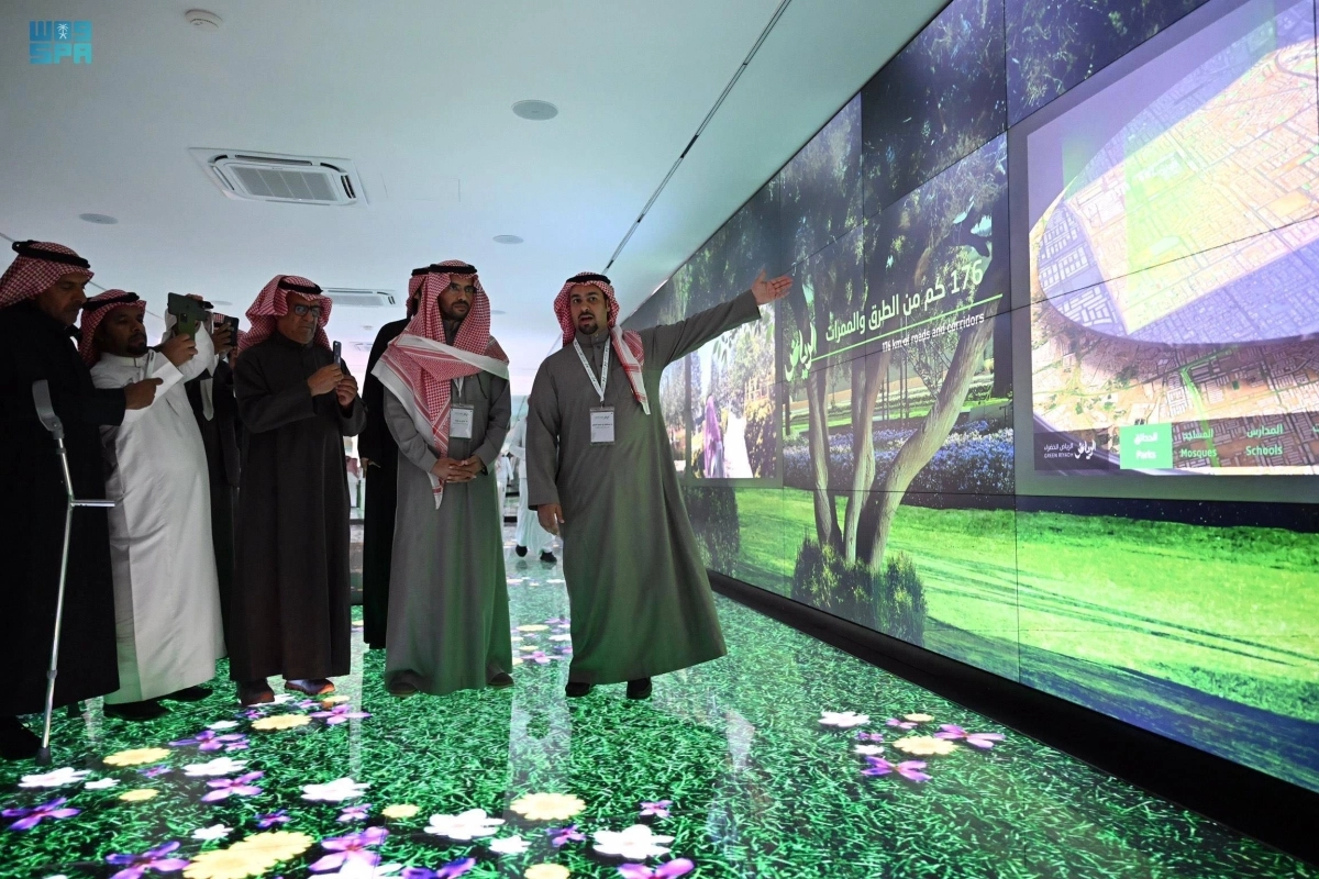  استعراض المشروع بجميع مساراته (مكة)