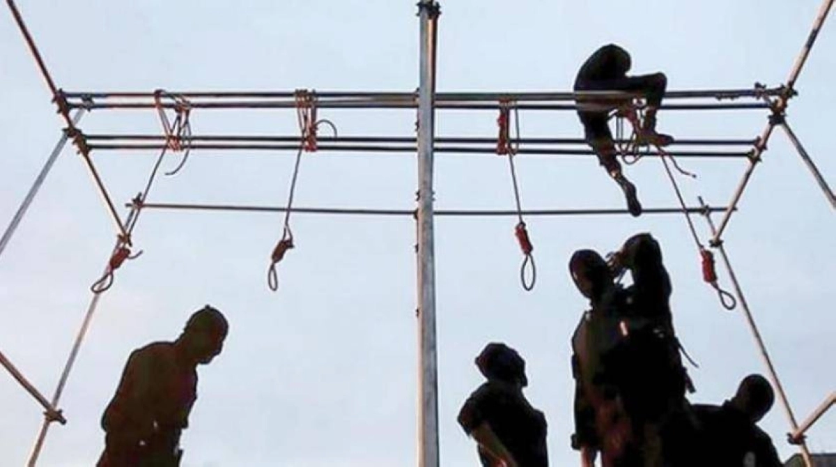 

آلة الإعدام جاهزة لقطع رقاب المعارضين                        (مكة)