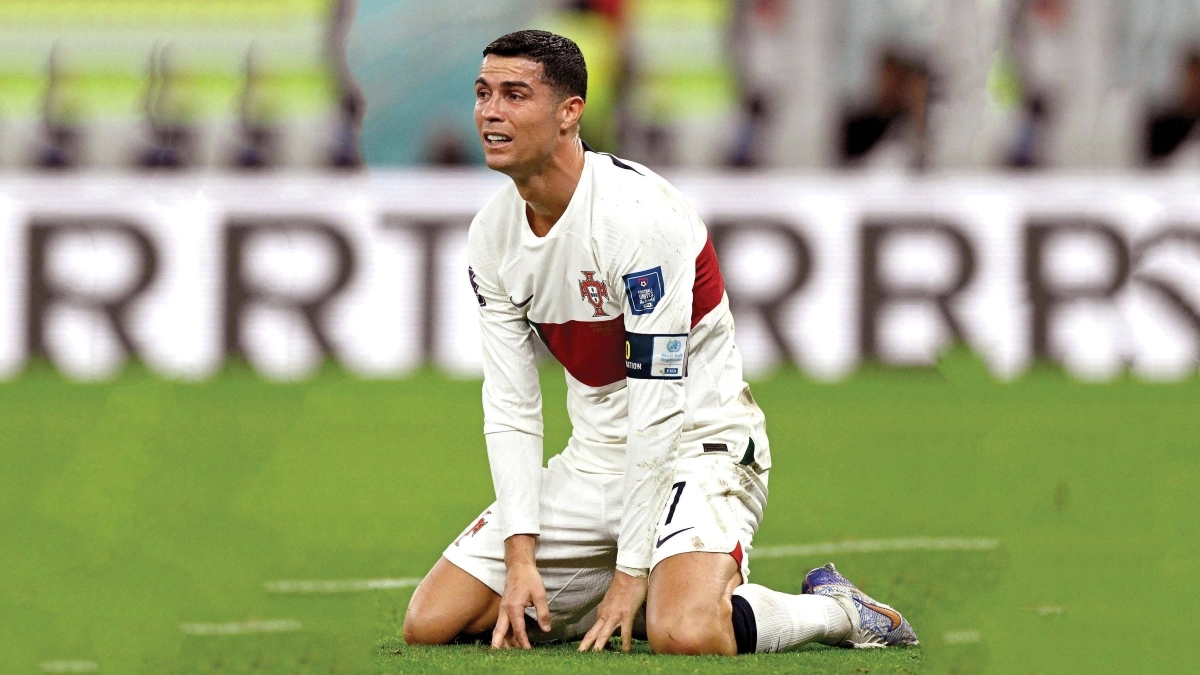 

حسرة رونالدو بعد خروج البرتغال من المونديال