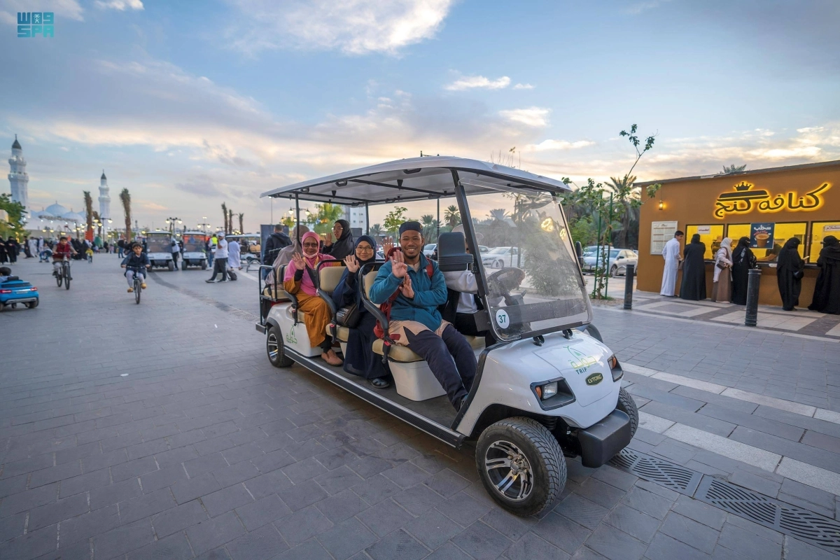 

إحدى الأسر خلال تنقلها