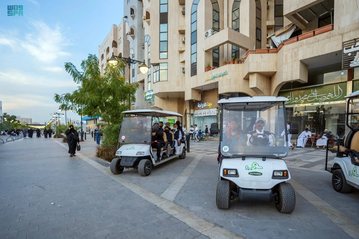 

عربات النقل الترددي                                                                       (مكة)