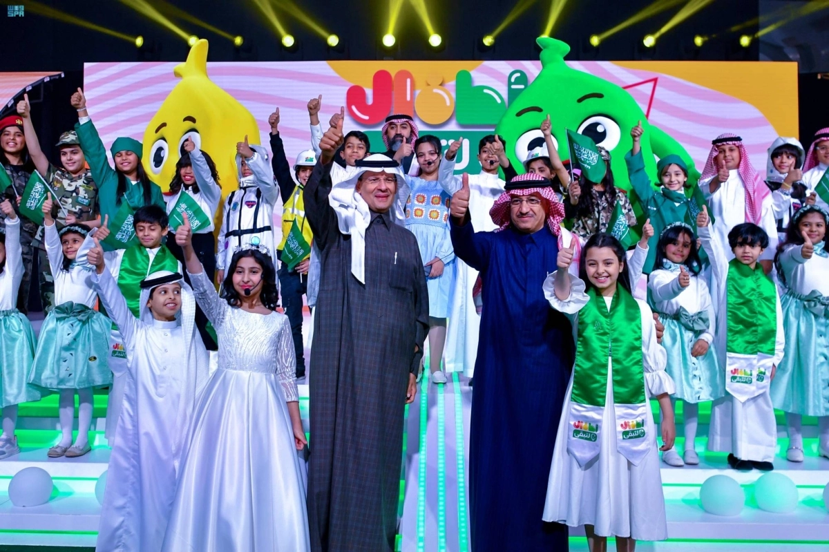 عبدالعزيز بن سلمان ويوسف البنيان خلال الحفل  (مكة) 