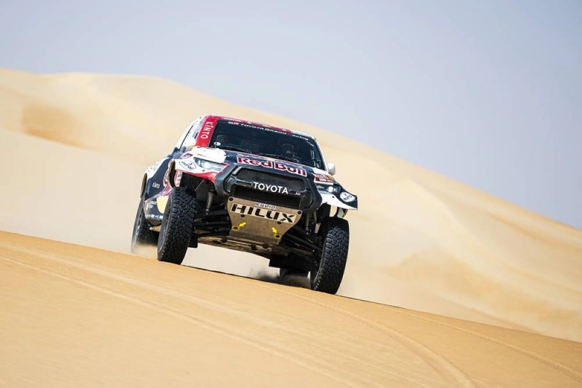 القطري ناصر العطية حافظ على صدارة الترتيب العام في المرحلة العاشرة