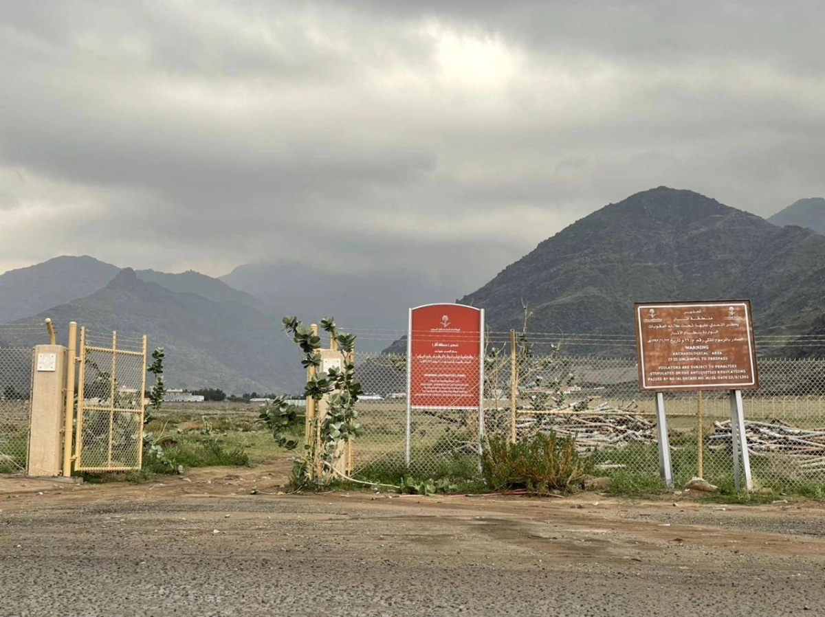 بوابة السوق مشرعة بأيدي العابثين (مكة)