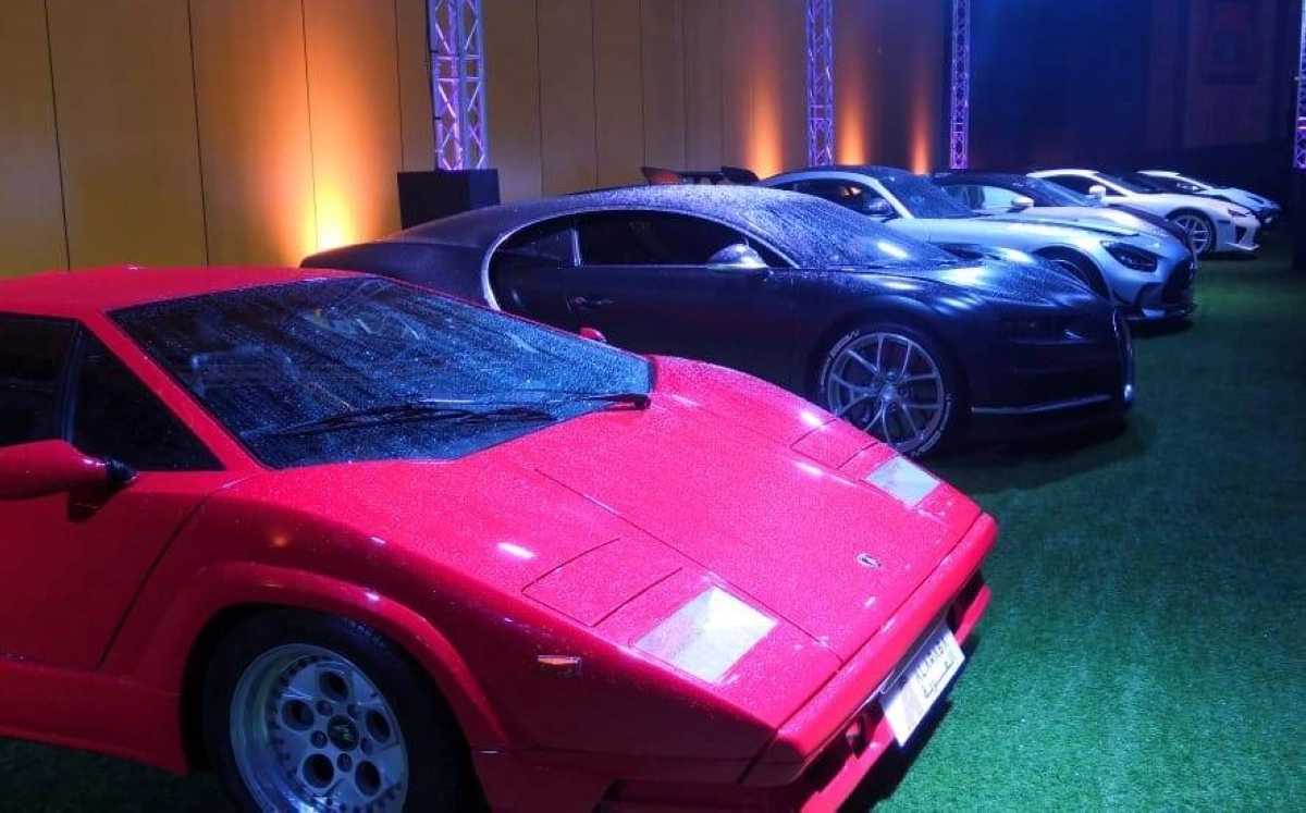  سيارات معدلة في المعرض (مكة)