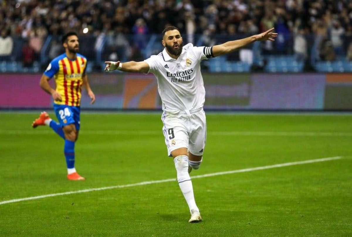 

كريم بنزيما