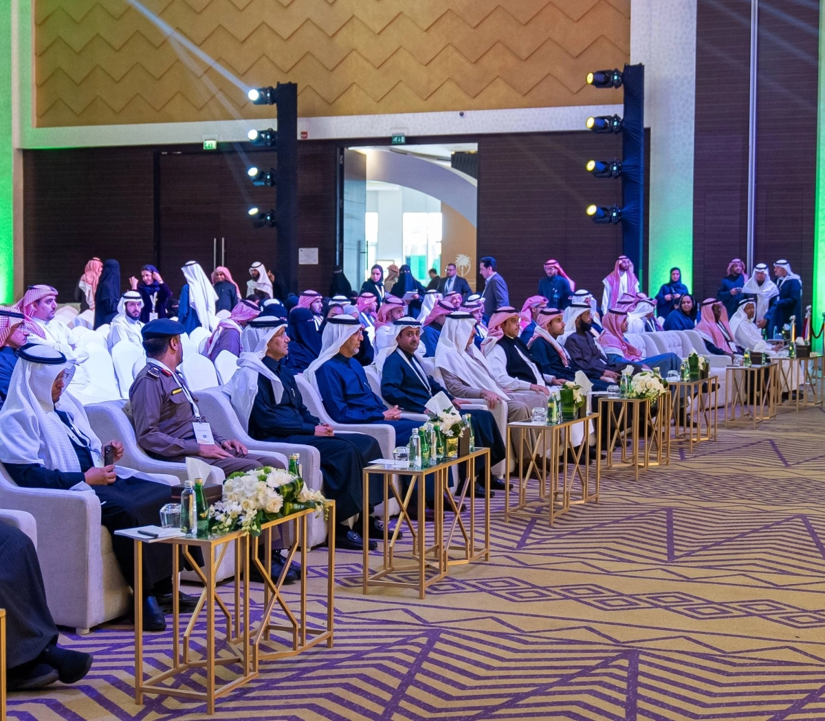 عدد من حضور الحفل (مكة)