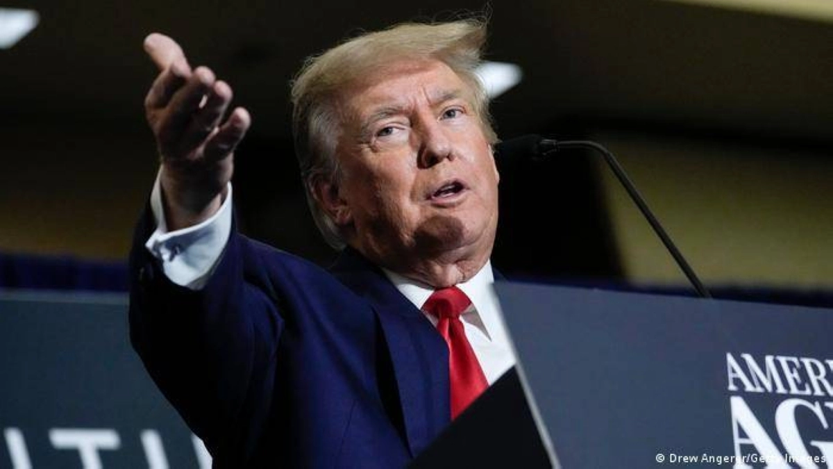 

دونالد ترمب