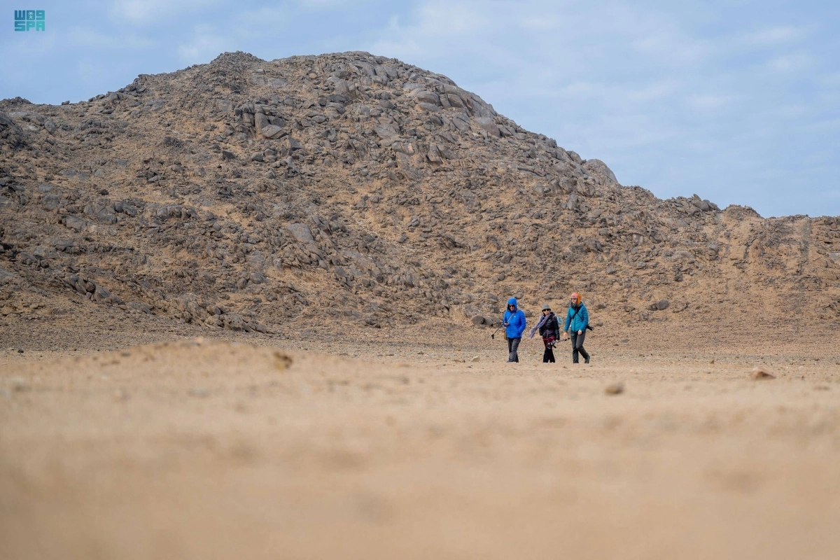  المستكشف البريطاني وفريقه خلال الرحلة (مكة)