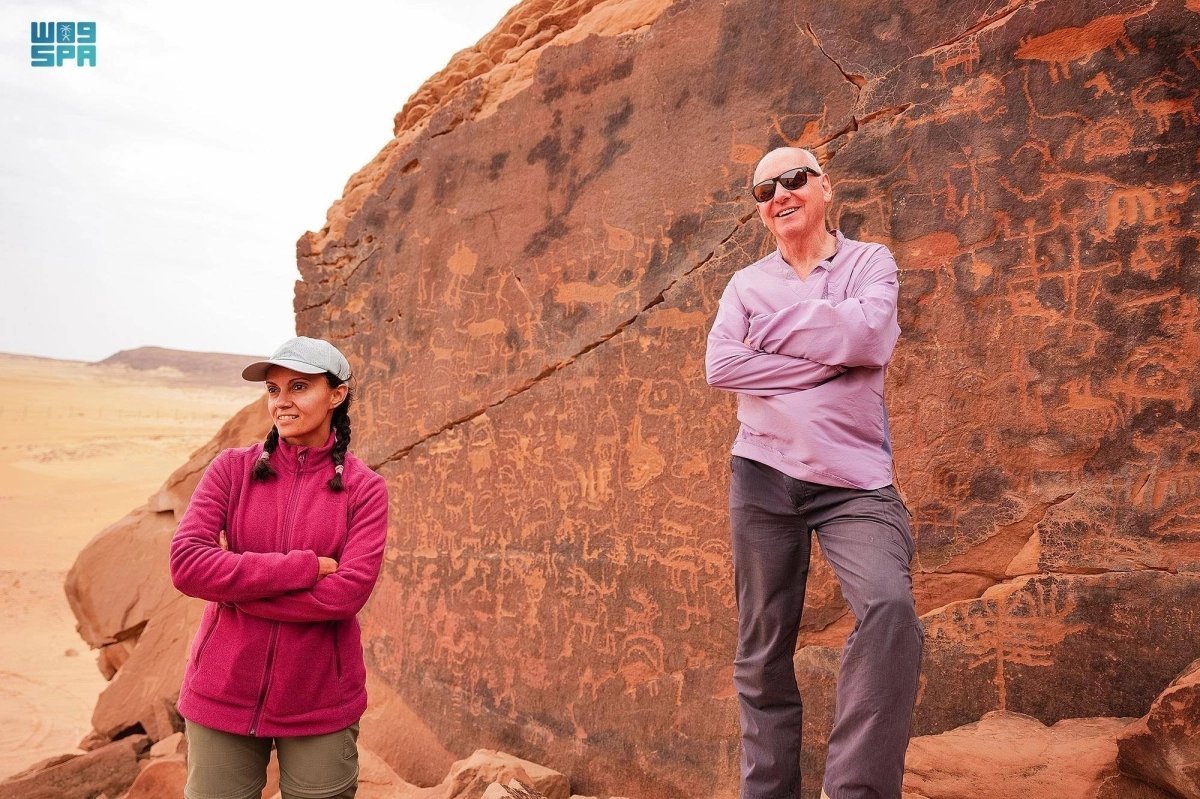  عضوان من فريق رحلة الاستكشاف (مكة)