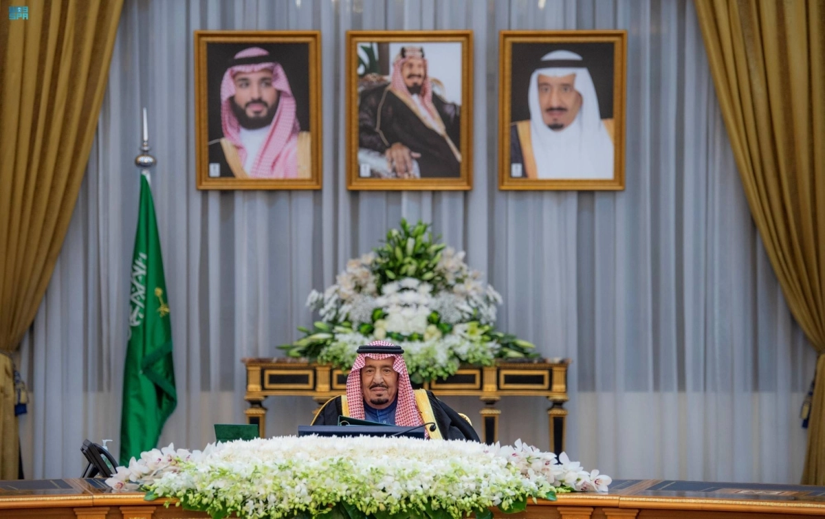 خادم الحرمين لدى ترؤسه جلسة مجلس الوزراء أمس                                                                                     (واس)