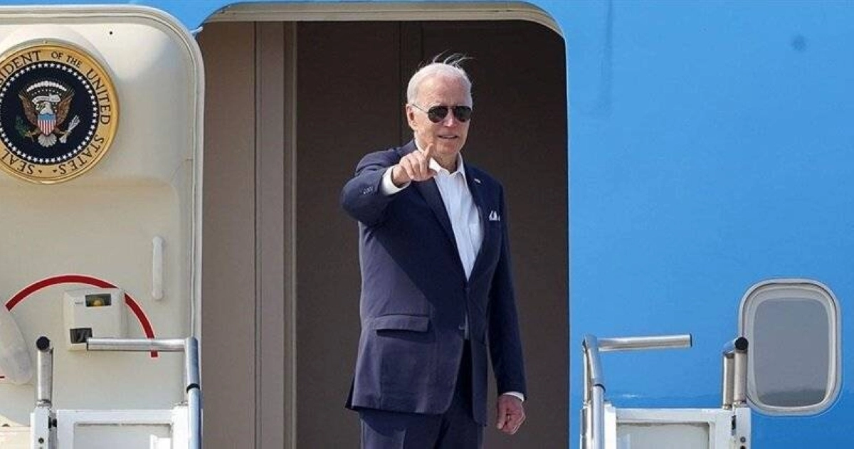 

 جو بايدن                                                           (مكة)